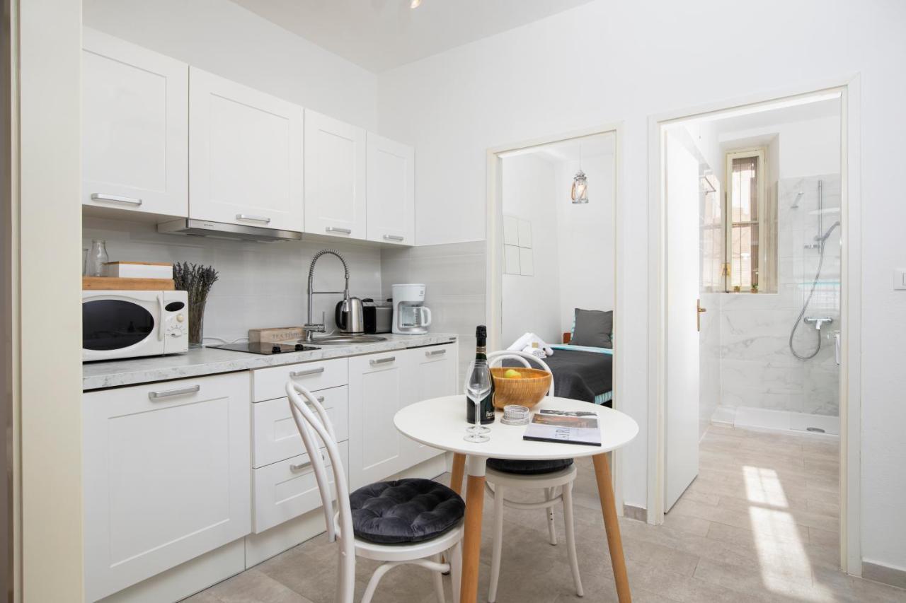 Kandlers Street Apartment Pula Bagian luar foto